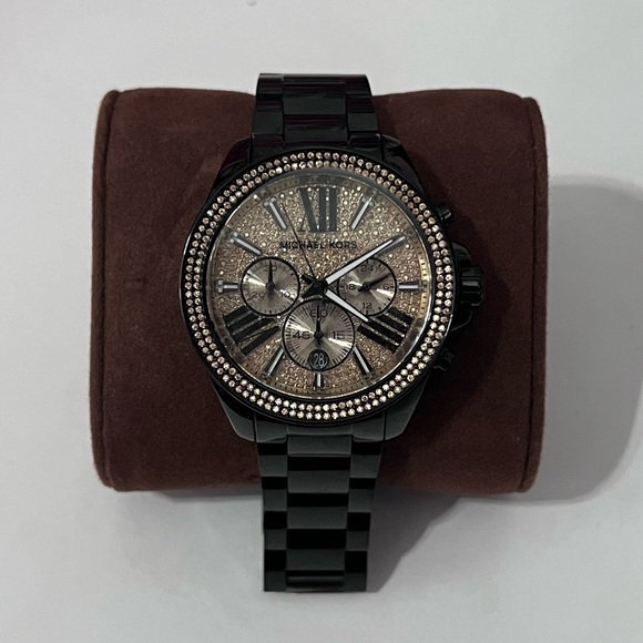 Black & Gold Michael Kors watch - Picture 2 of 5